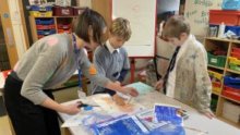 Artist Claire Coles hosts Art workshop with Year 5