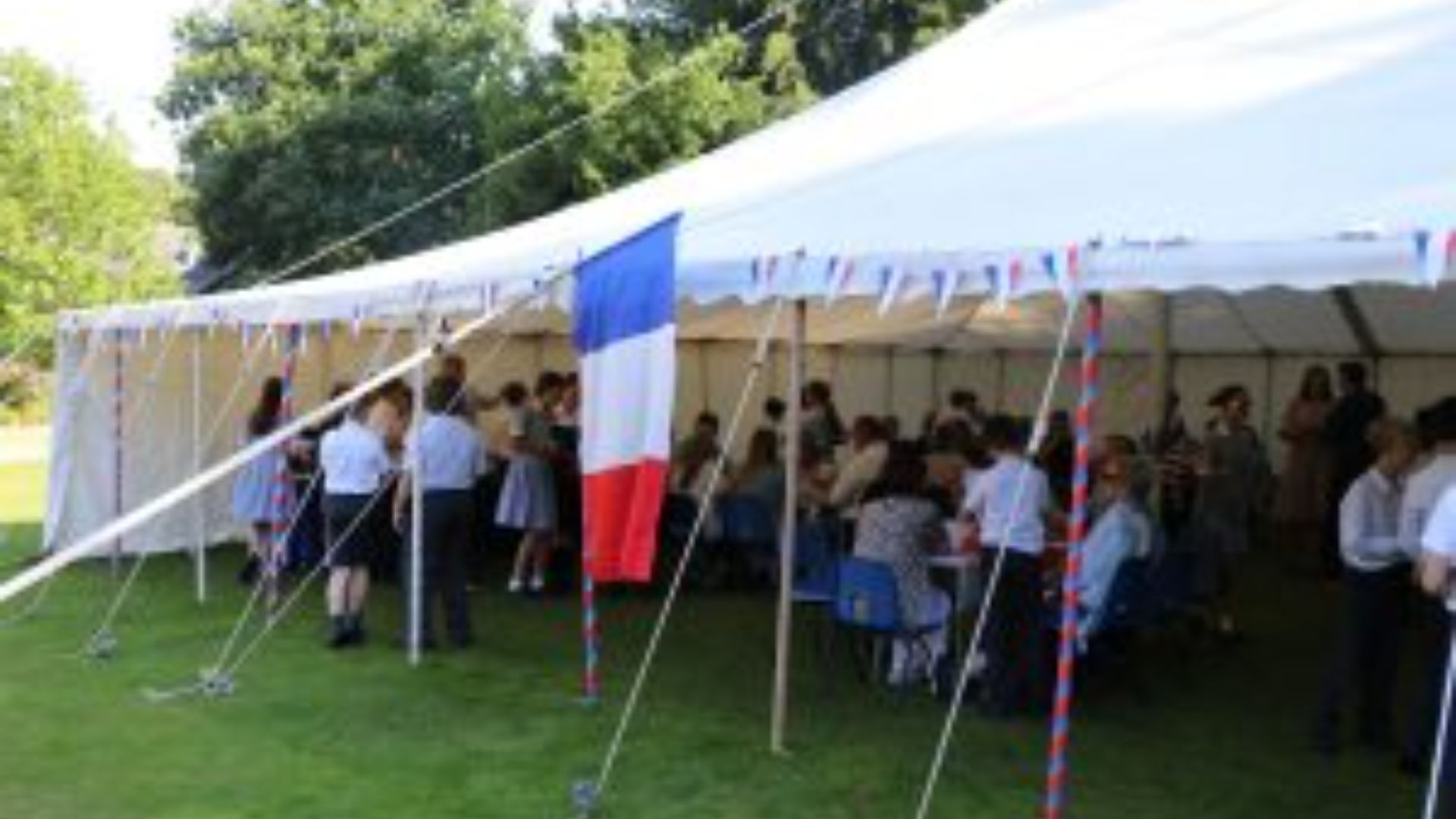 Year 6 host a French Breakfast Café for family and friends!