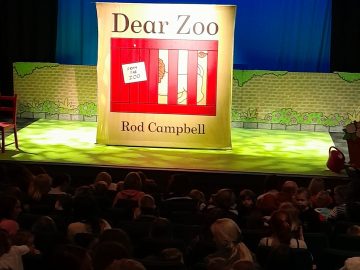 Nursery visit the Norwich Theatre Playhouse to see ‘Dear Zoo’